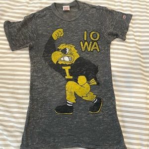 Chip and Pepper University Iowa Hawkeyes grey Tshirt